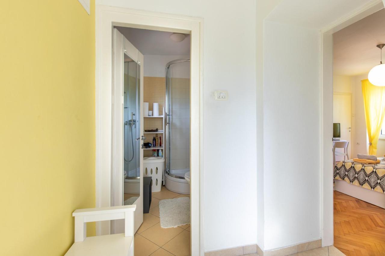Apartment Portapisana Just 50M From The Beach Кърк Екстериор снимка