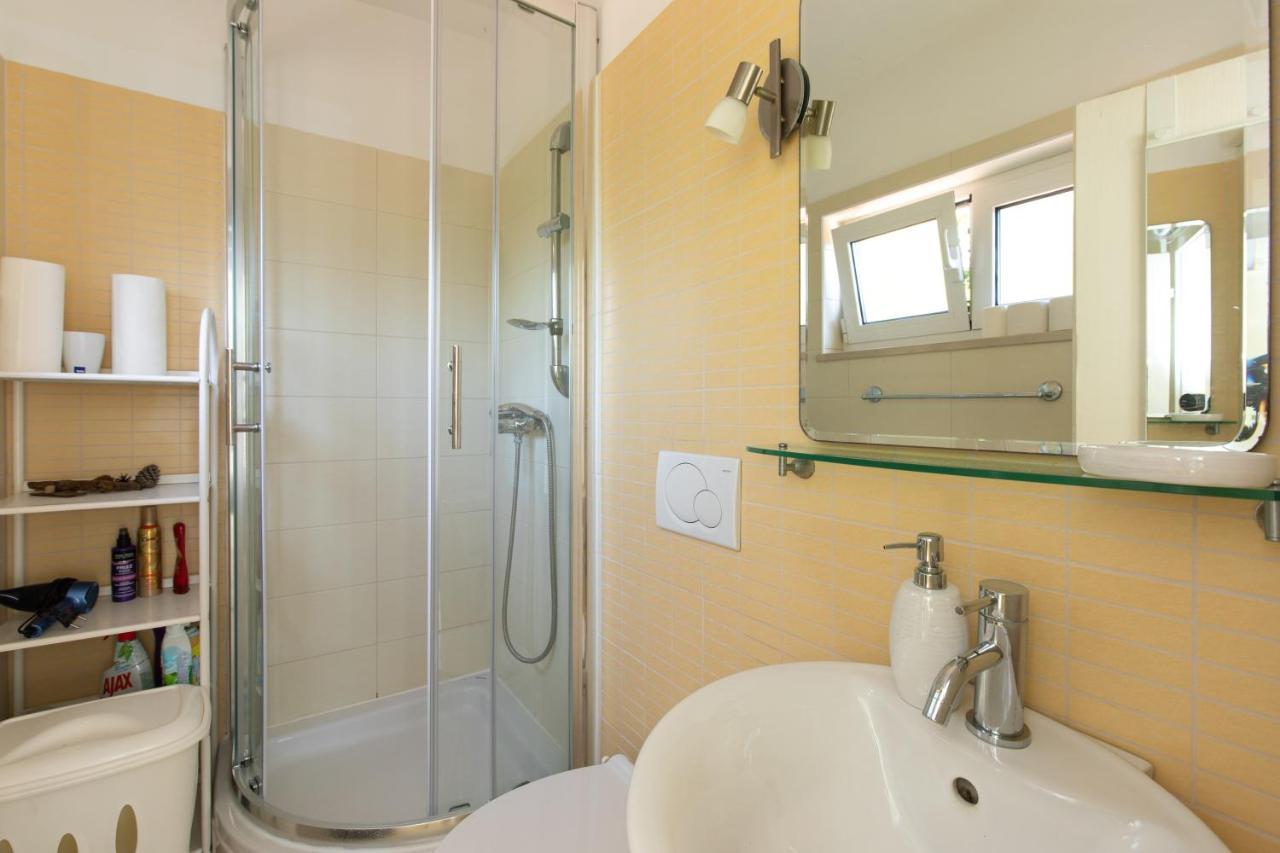 Apartment Portapisana Just 50M From The Beach Кърк Екстериор снимка