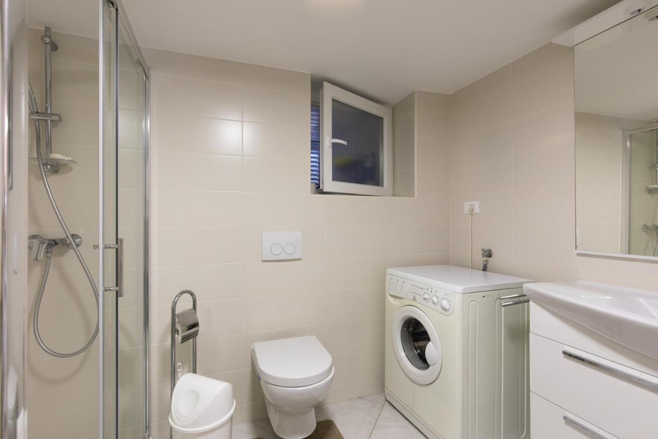Apartment Portapisana Just 50M From The Beach Кърк Екстериор снимка