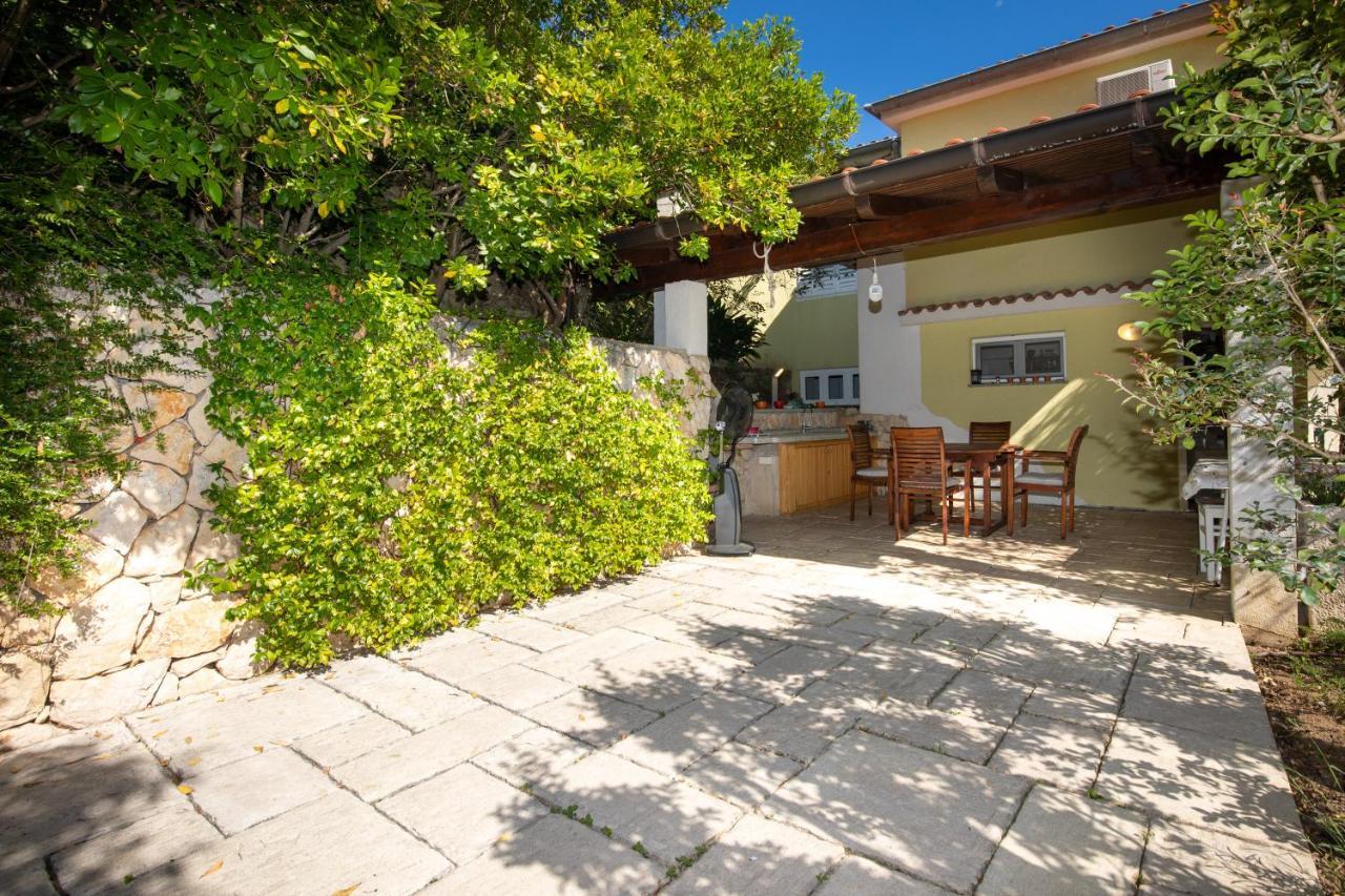 Apartment Portapisana Just 50M From The Beach Кърк Екстериор снимка