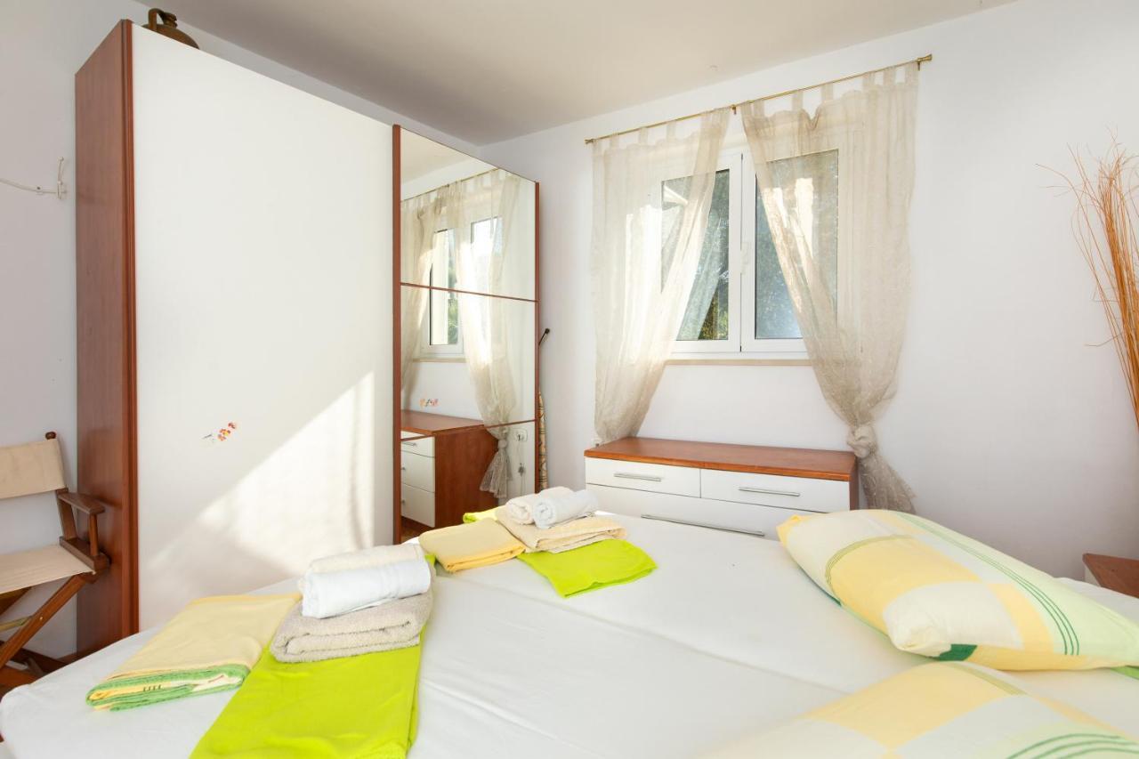 Apartment Portapisana Just 50M From The Beach Кърк Екстериор снимка