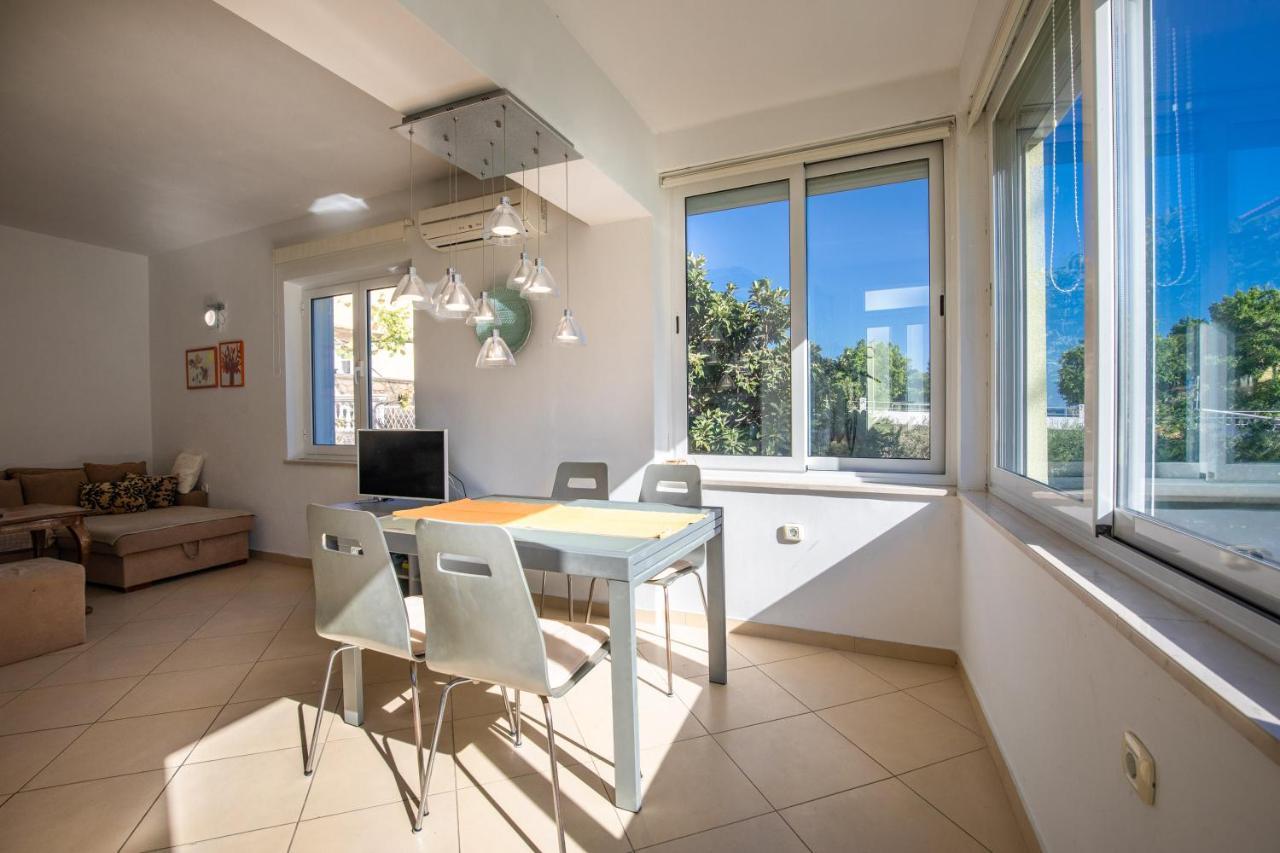 Apartment Portapisana Just 50M From The Beach Кърк Екстериор снимка